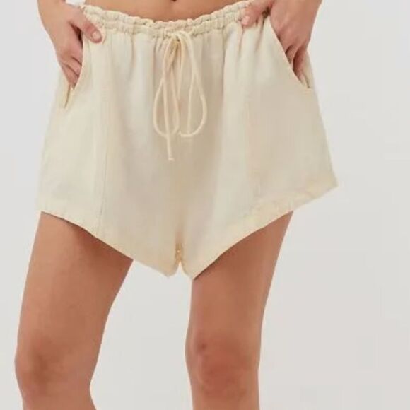 NWT Free People Mirella Cinched Drawstring Cream Shorts Viscose Linen Boho - Picture 9 of 9